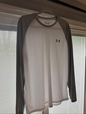 Under Armour White Long Sleeve Baseball style tee with Grey Sleeves